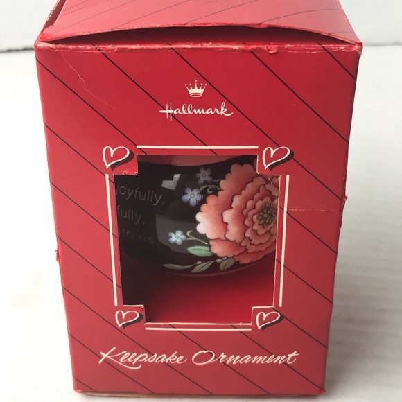 VINTAGE 1988 HALLMARK "Love Grows" Glass Ornament - Picture 4 of 16